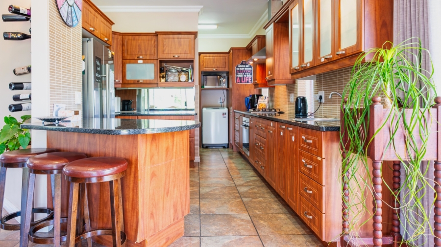 3 Bedroom Property for Sale in Kingswood Golf Estate Western Cape